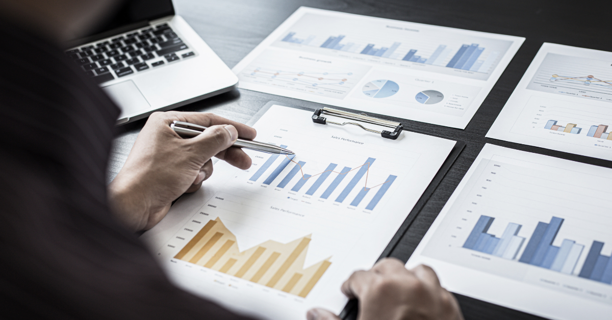 Financial Consultancy Services vs. In-House Financial Teams
